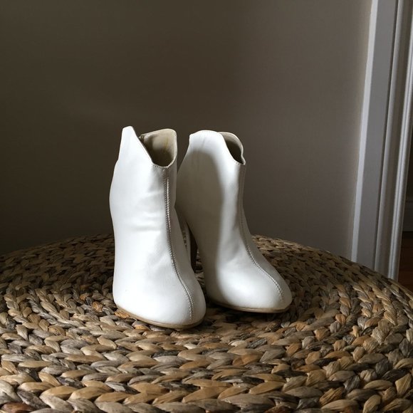 High heel shoe - Picture 1 of 5